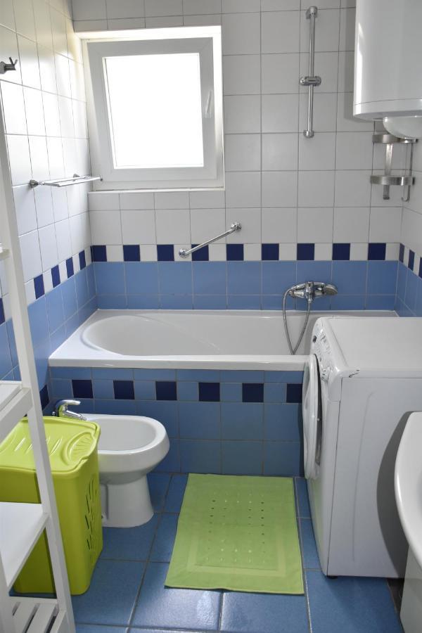 דירות פורץ Apartman Tina מראה חיצוני תמונה